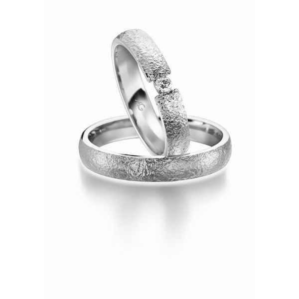 Rustikke Gerstner vielsesringe i 14 eller 9 karat hvidguld med 0,06 ct diamant